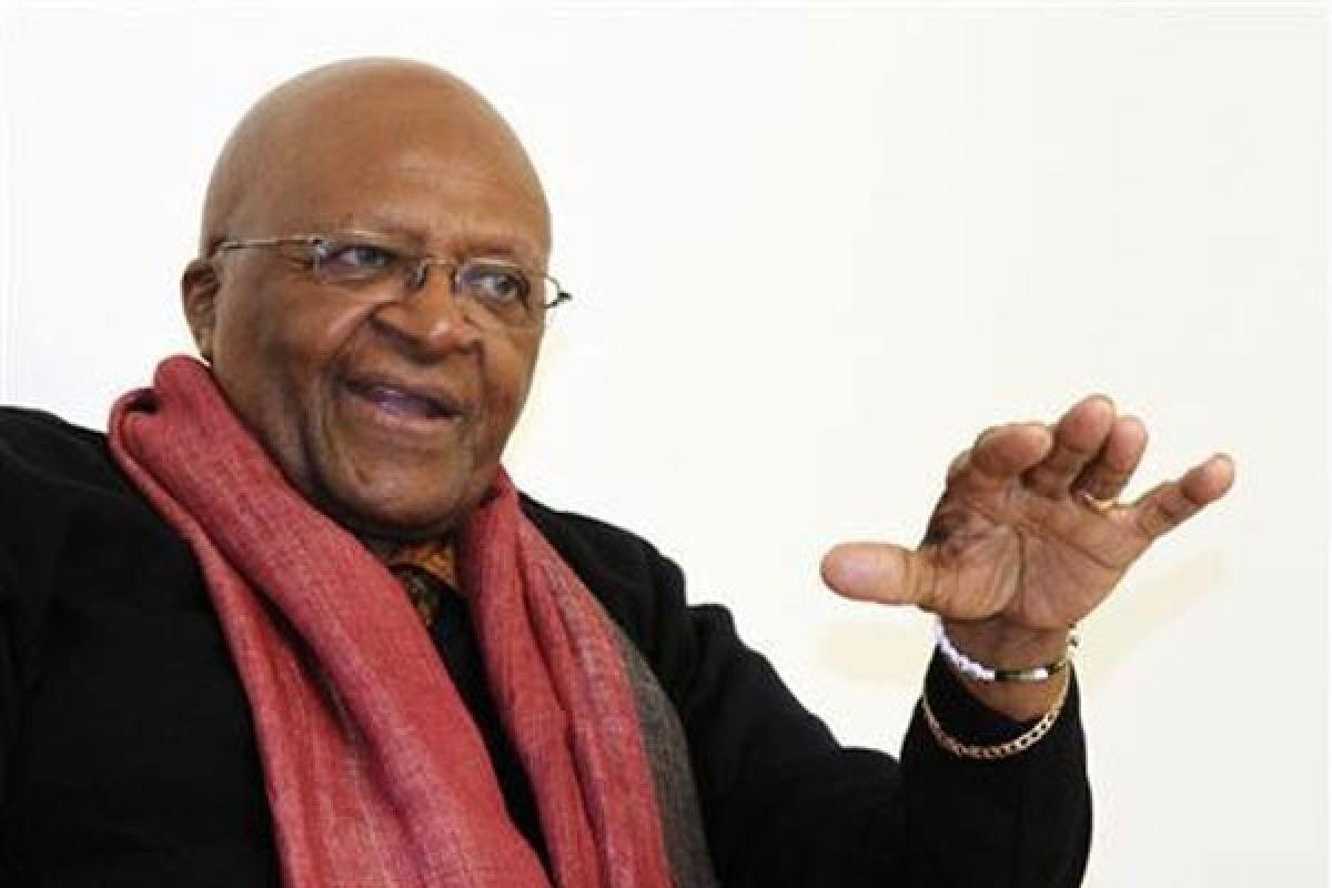 Desmond Tutu dalam kondisi baik setelah operasi