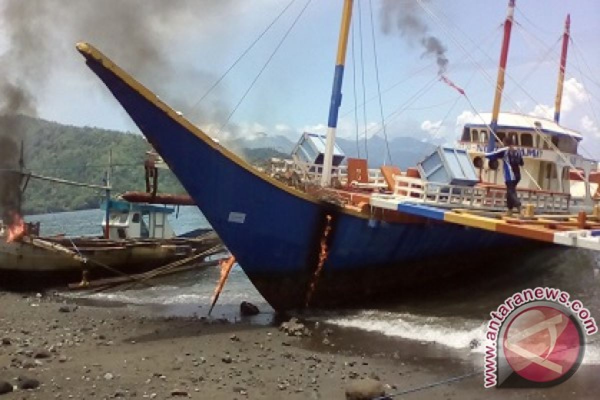 Kejaksaan Tahuna bakar lima pump boat Filipina