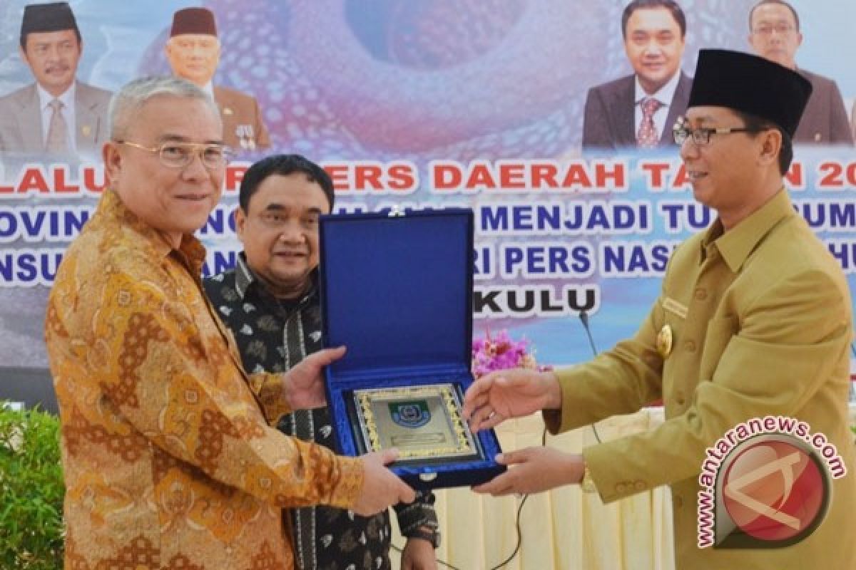 Mantan Ketua PWI Tarman Azzam Wafat di Ambon