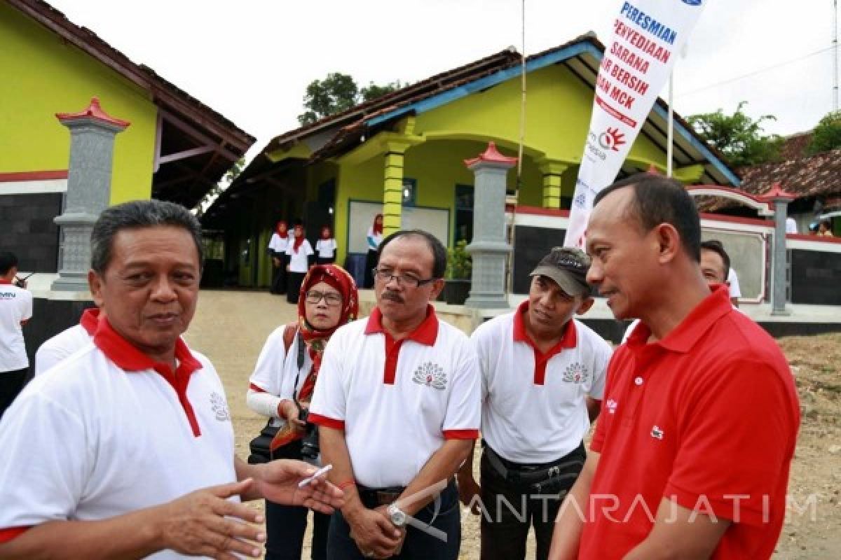 Telkom Bangun Sarana Air Bersih di Pacitan