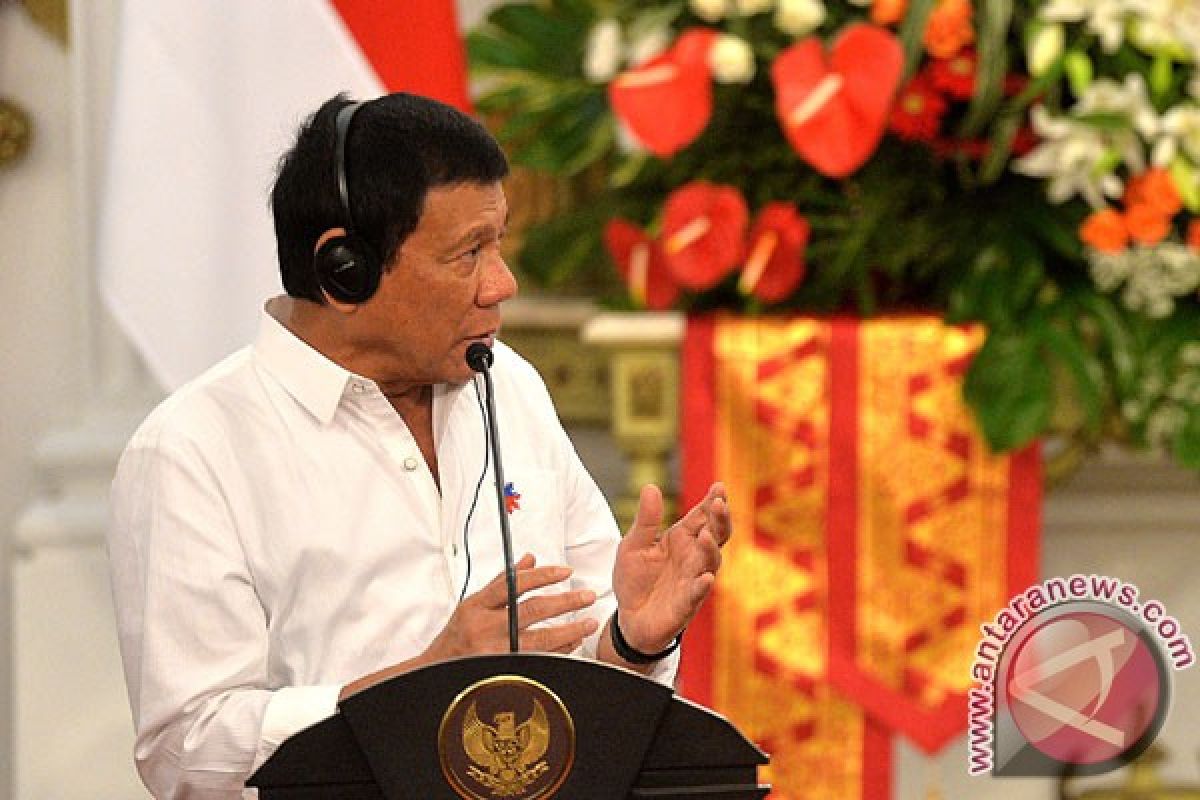 Di China, Presiden Filipina umumkan "bercerai" dengan AS