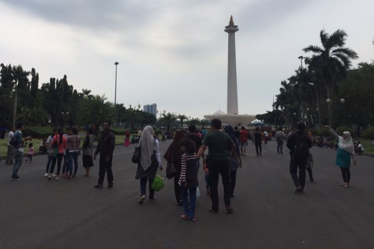 Libur panjang Idul Adha Monas dipadati pengunjung