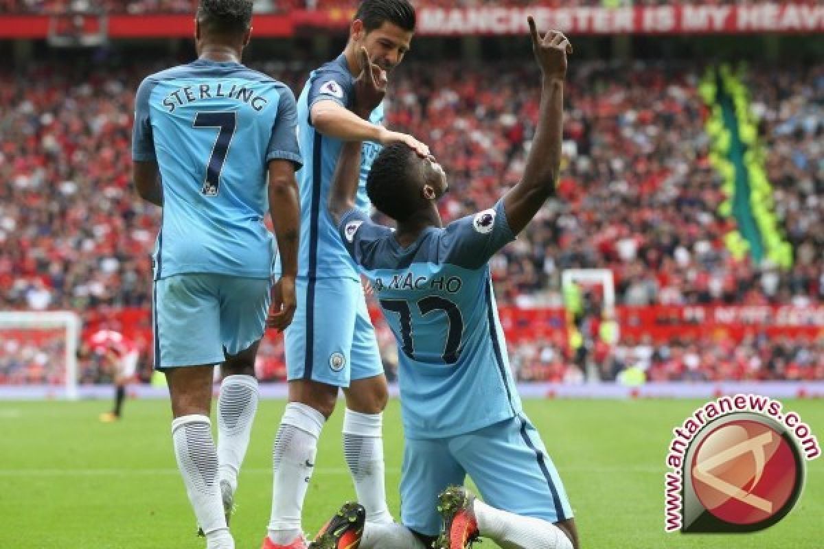 Sempat tertinggal, Manchester City libas Huddersfield 2-1