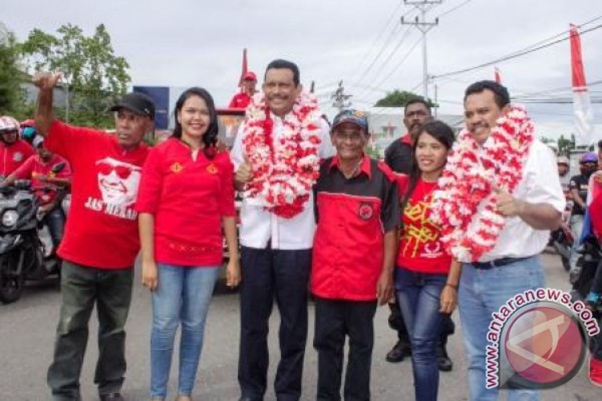 Pasangan Pantas Pawai Keliling Kota Ambon