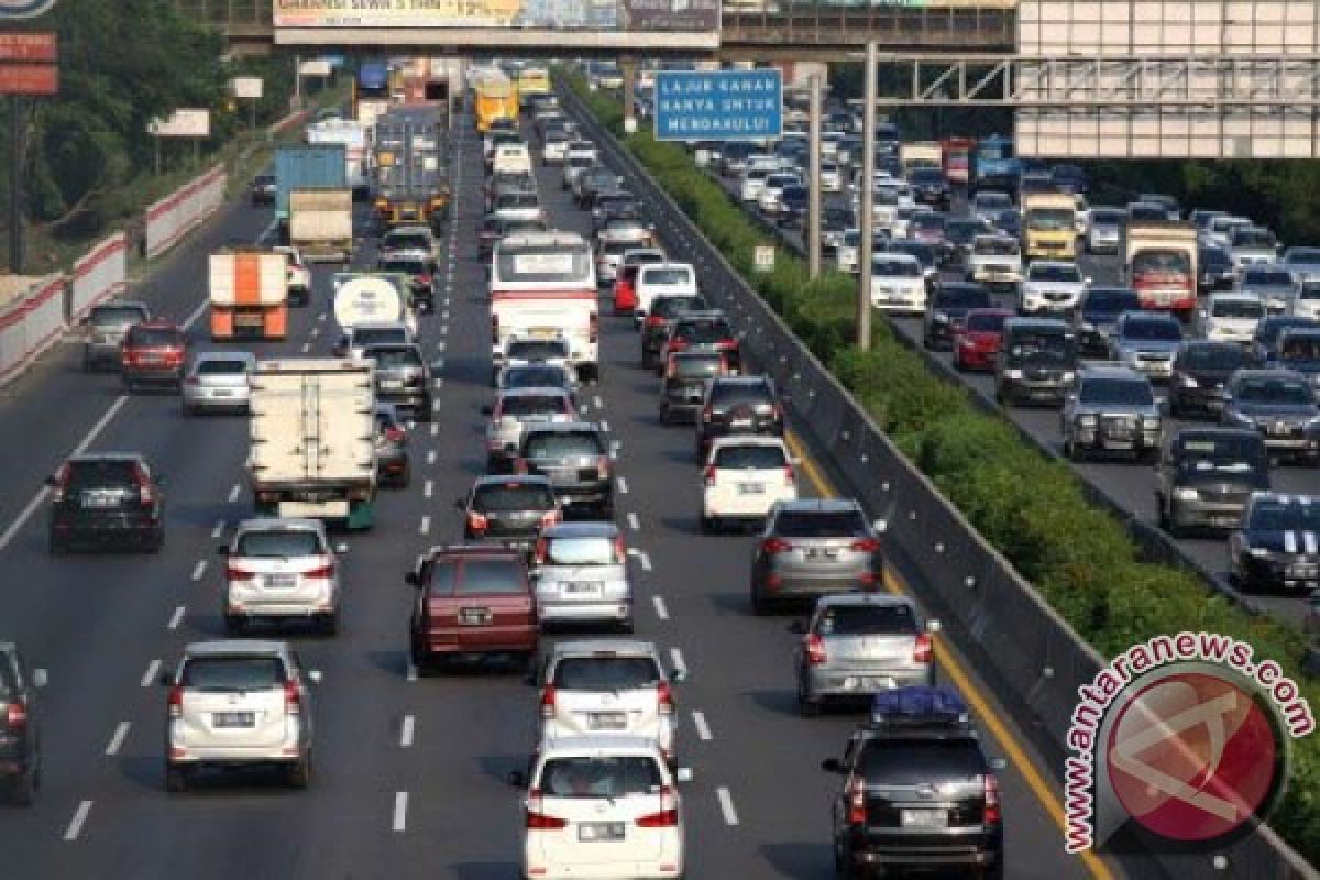 Volume Kendaraan Tol Jakarta-Cikampek Meningkat 30 Persen