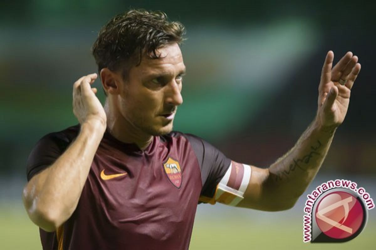 Gol Penalti Totti Antar Roma Tekuk Sampdoria 3-2