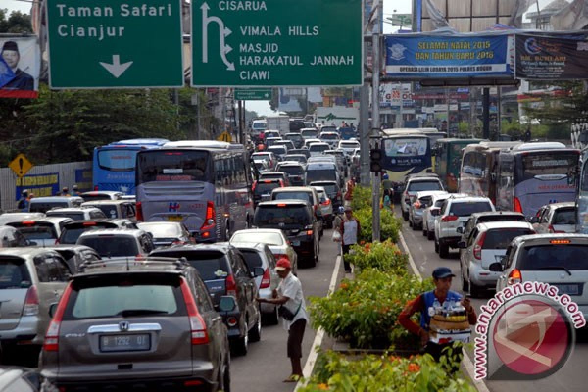 Puncak macet pengendara beralih ke Bogor