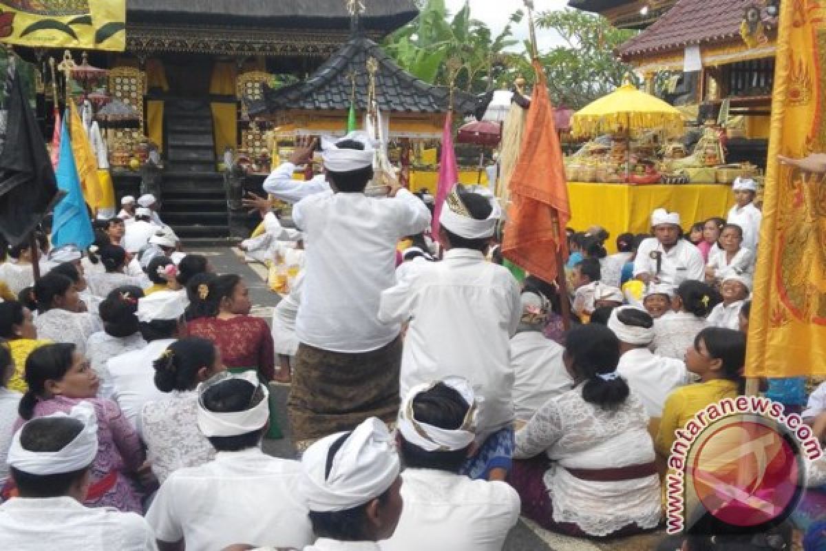 Panitia Pura Dalem Nongan Gelar 