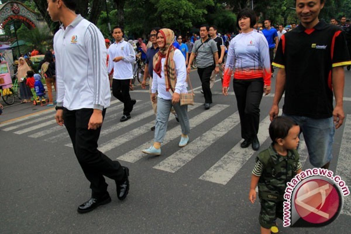 Selain emosi, kecepatan berjalan dapat menunjukan ini