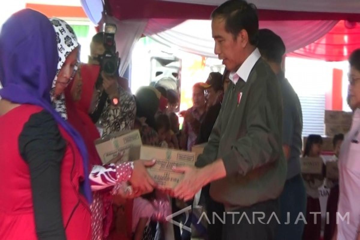 Presiden Jokowi Tinjau Rumah Pemulihan Gizi di Situbondo