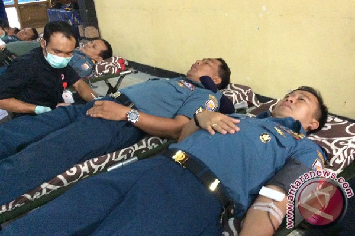 250 Orang Donor Darah HUT TNI AL