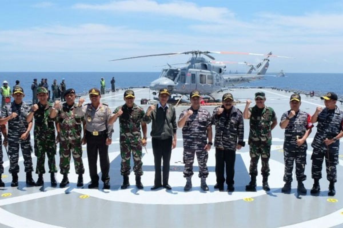 Presiden saksikan Pendaratan Pasukan Marinir di Situbondo