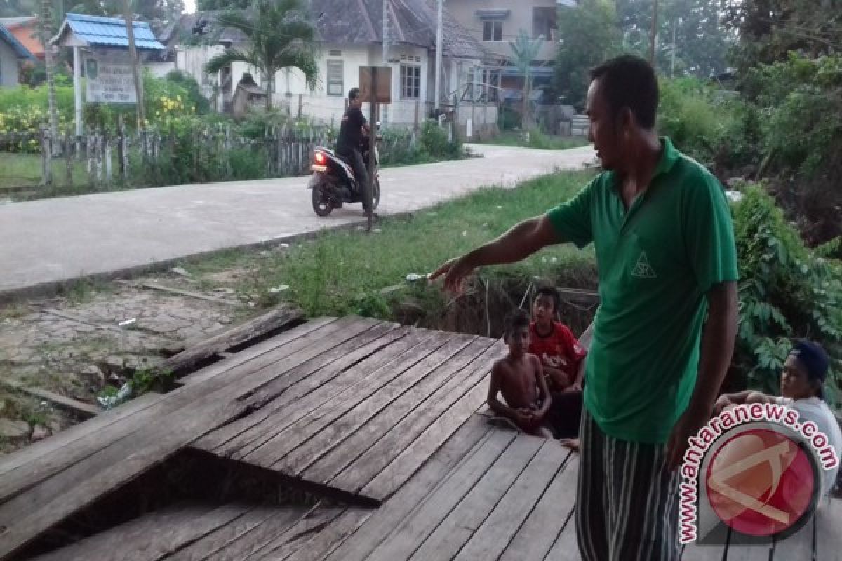 Dermaga Puskesmas Pulau Tayan Butuh Perbaikan