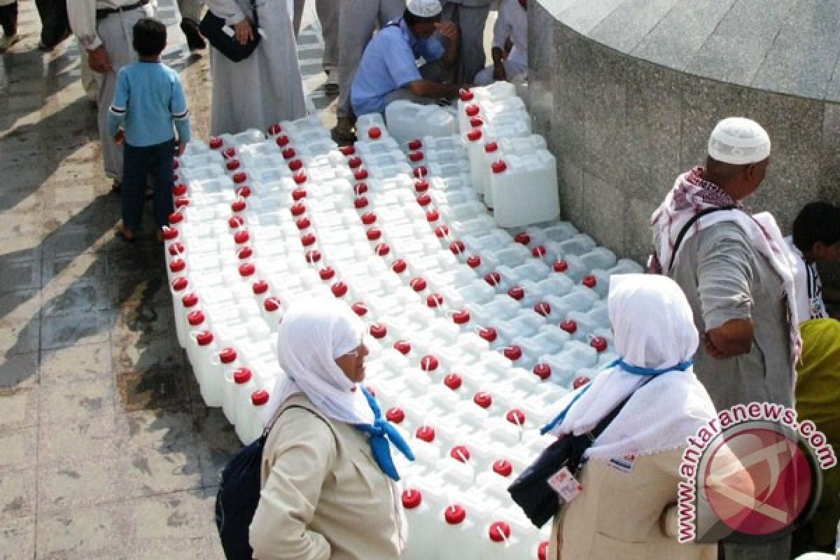 Laporan dari Mekkah - Jamaah mulai padati keran air Zamzam