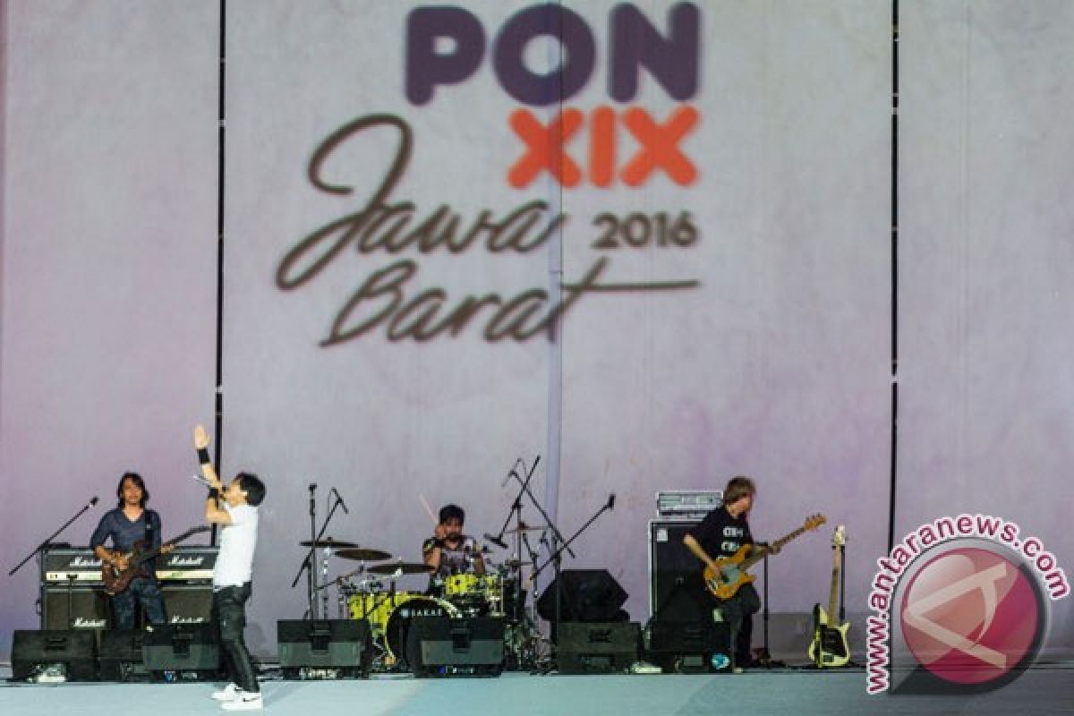 PON 2016 - GIGI hibur penonton pembukaan PON Jabar