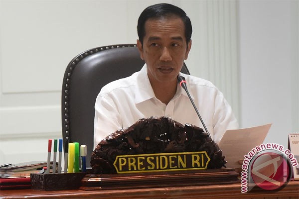 Presiden Jokowi undang 20 ahli ekonomi ke Istana Merdeka
