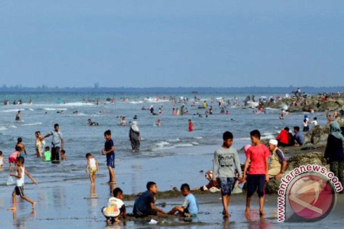 Tokoh: jaga kebersihan pantai Ujong Blang tingkatkan ekonomi