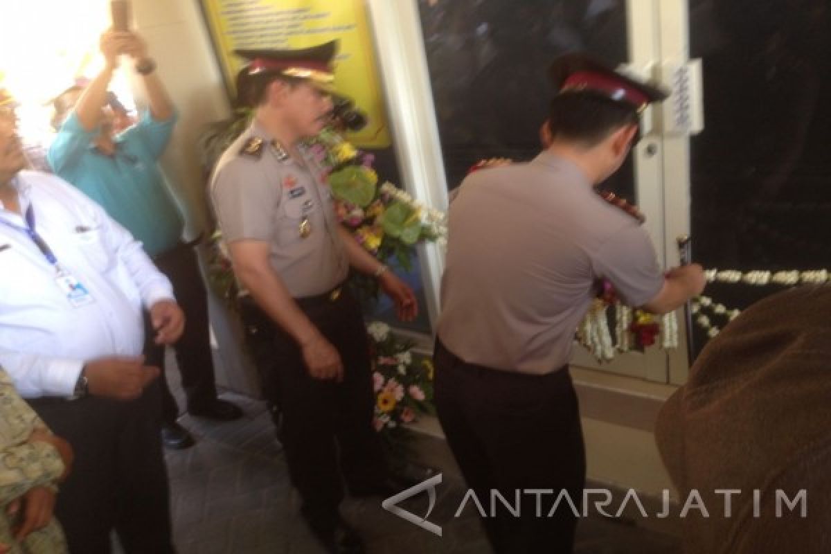 Kapolres Tanjung Perak Resmikan Kantor SPKT Baru