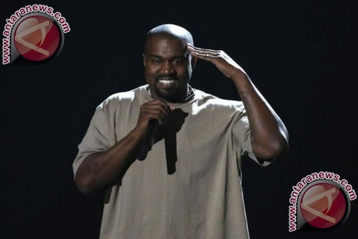 Selamat! Kanye West dan Kim Kadarshian Sambut Kelahiran Anak Ketiga