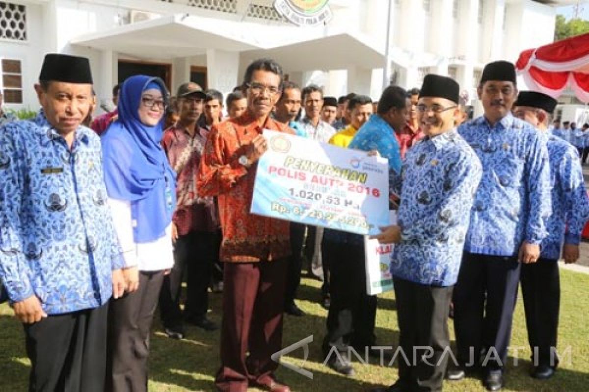 Bupati Banyuwangi Dorong Petani Ikut Asuransi