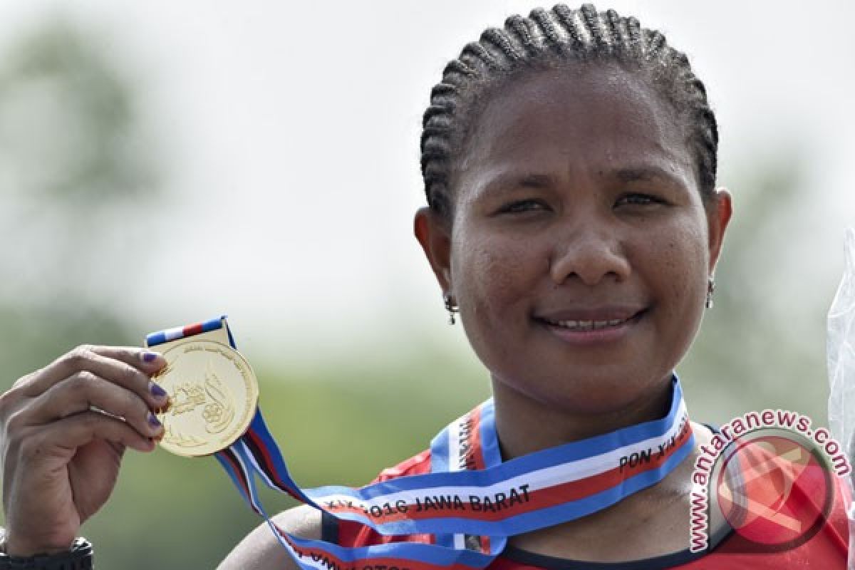 PON 2016  - Erni Sokoy kembali raih emas dayung untuk Papua