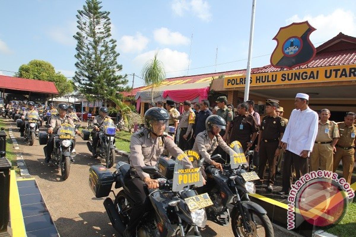 Aparat Pawai Unjuk Kesiapan Pengamanan Pilkada