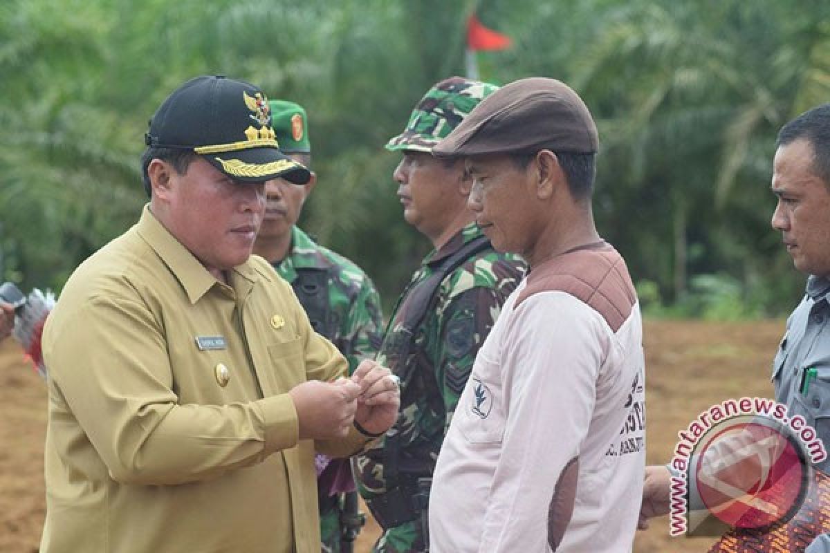 Kodim bangun enam kilometer jalan di Mukomuko