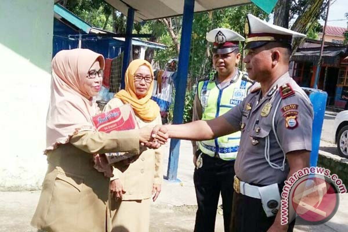 Polres Sinjai gelar aksi sosial