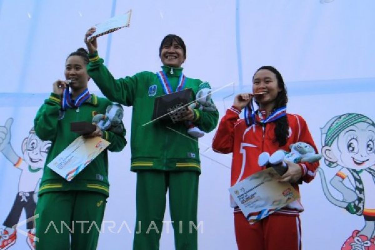 Kontingen Jatim Juara Umum Selam Kolam PON 2016