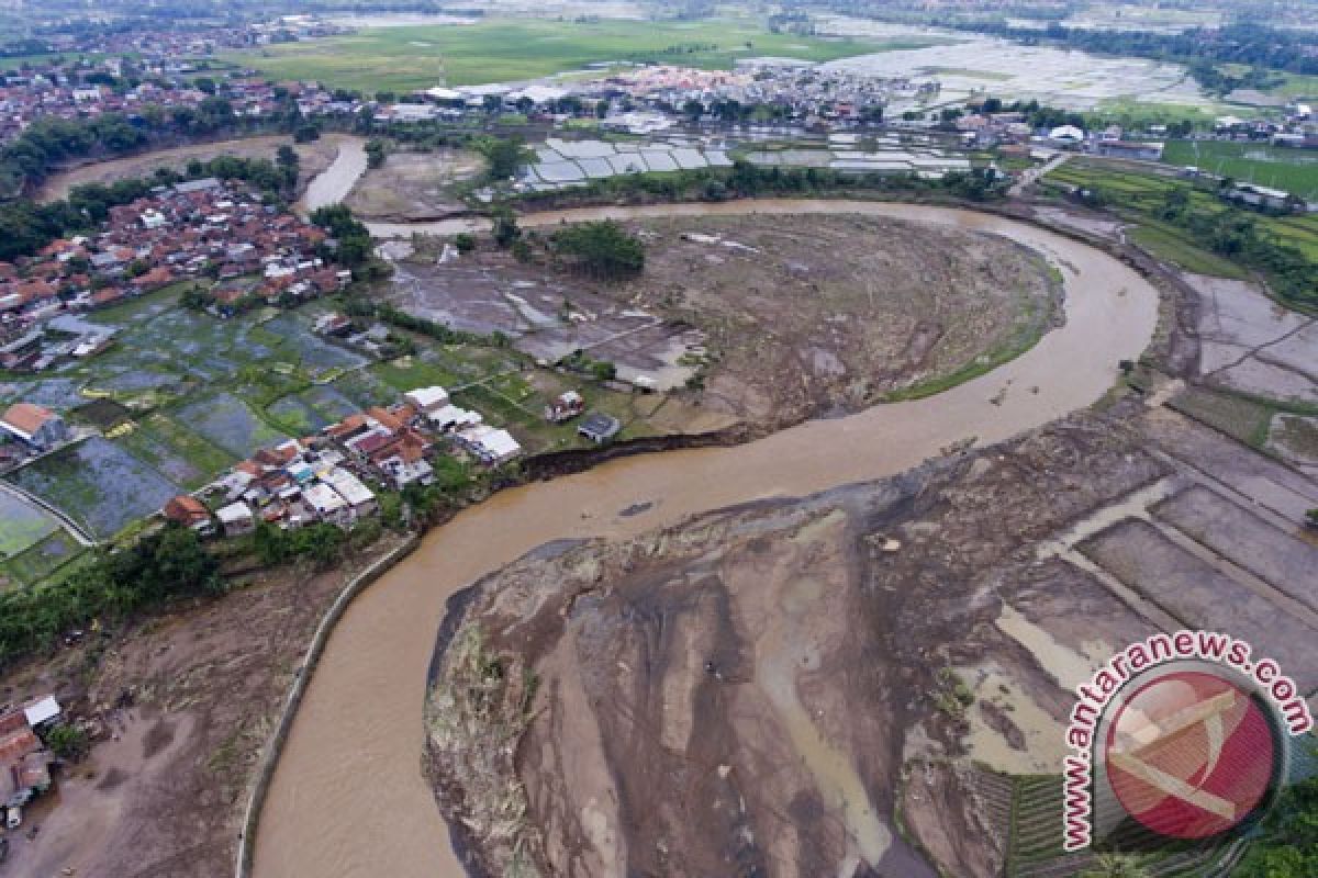 Korban banjir Garut harapkan rumah susun