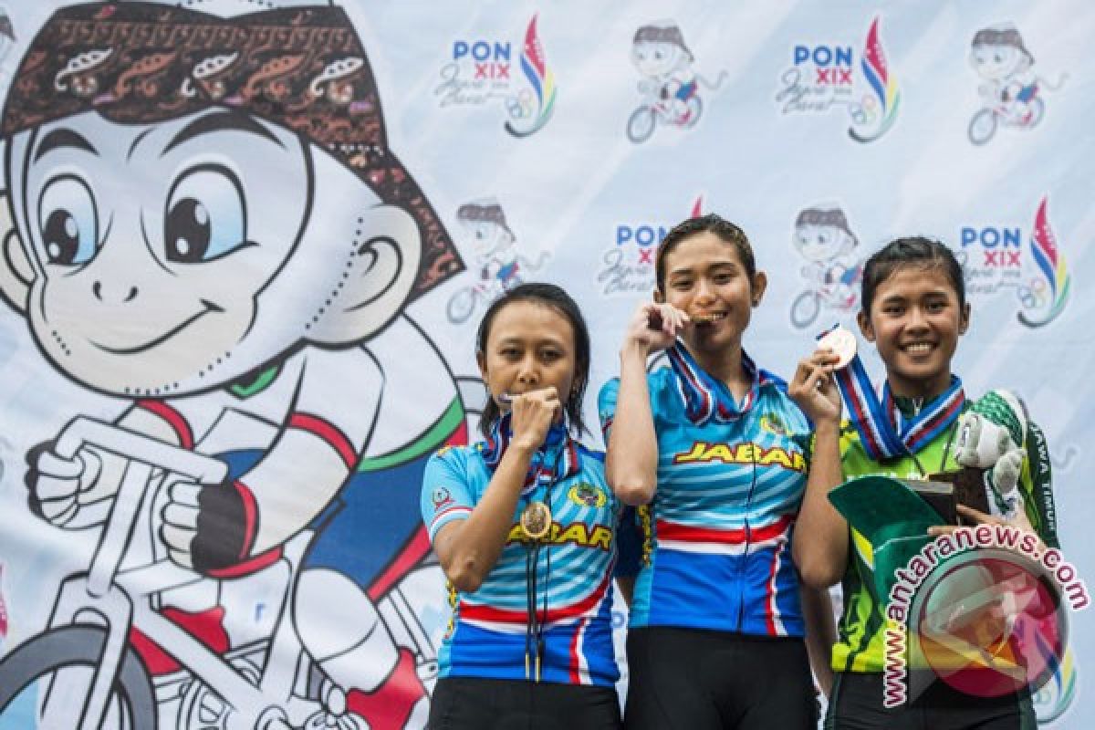 PON 2016 - Jabar kuasai emas balap sepeda road race putri