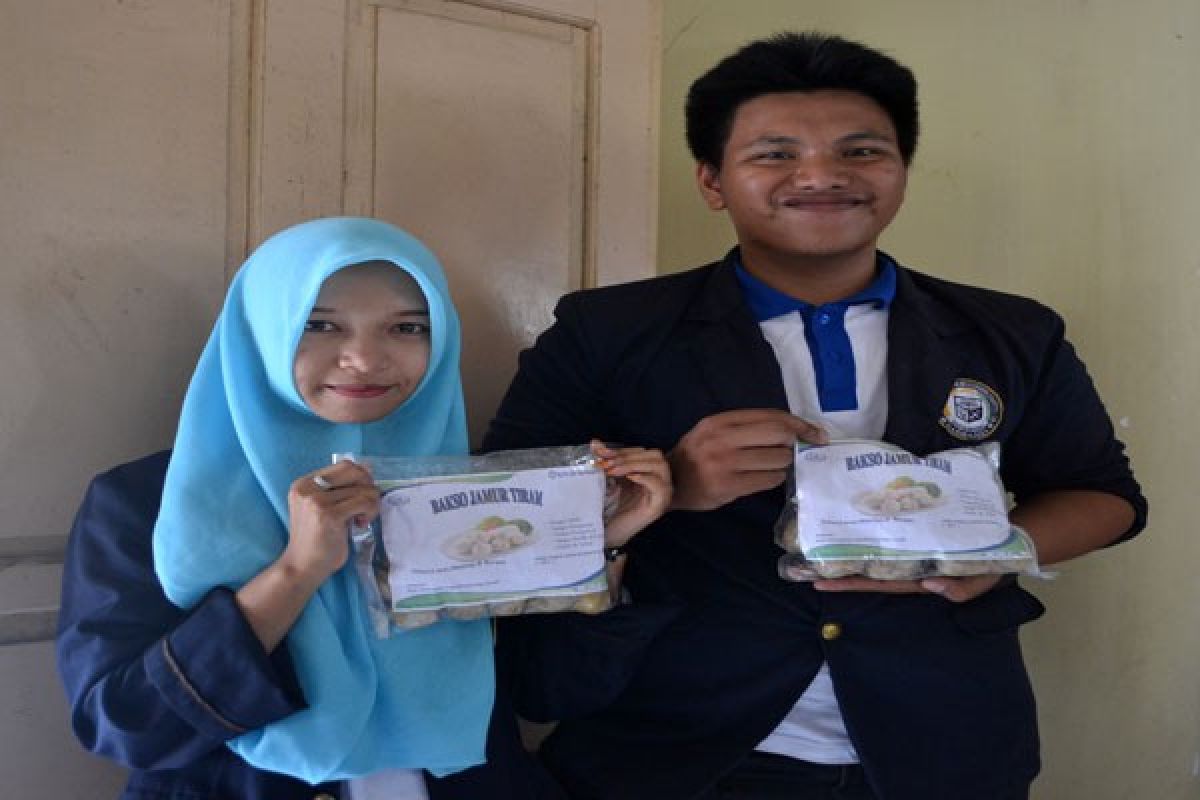 Mahasiswa Darmajaya Kembangkan Bakso Jamur Tiram 