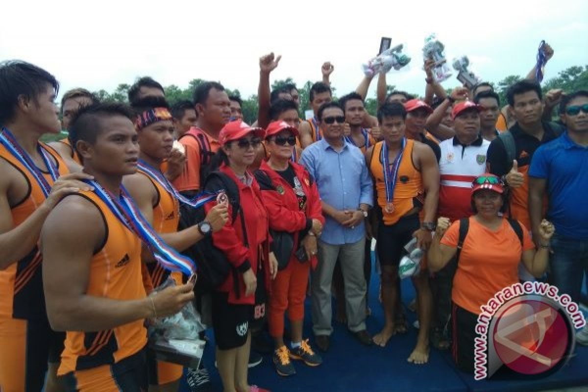 Bupati Pulpis Beri Motivasi Atlet Dayung Peserta PON