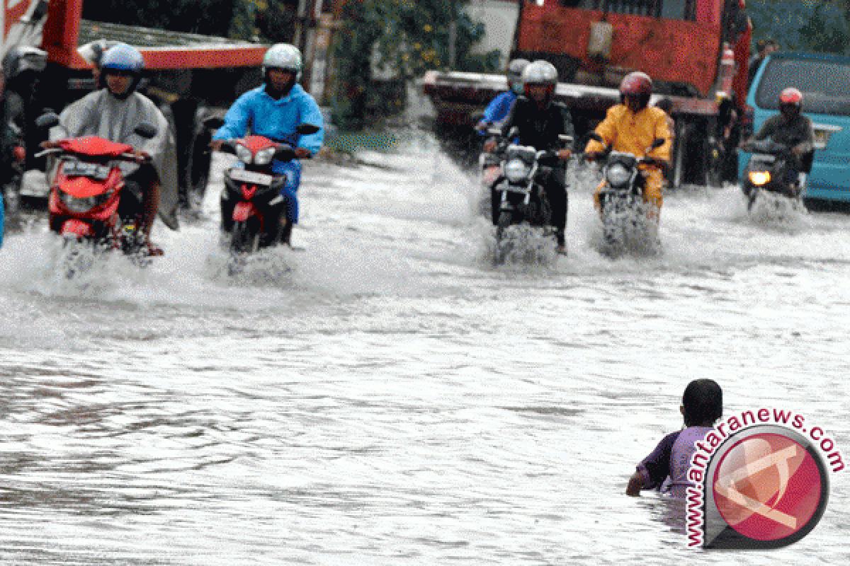 Korban Banjir Gorontalo Kekurangan Air Bersih