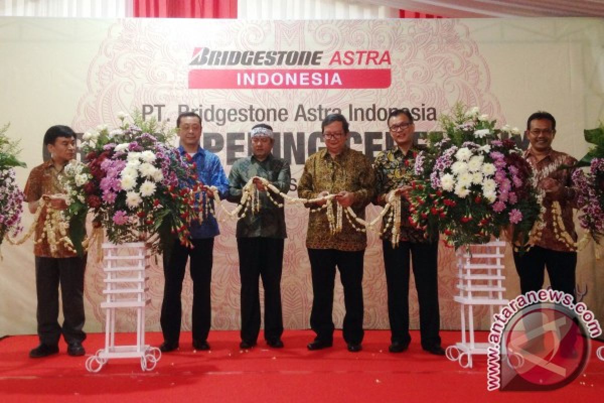 Astra Otoparts resmikan pabrik baru bersama Bridgestone