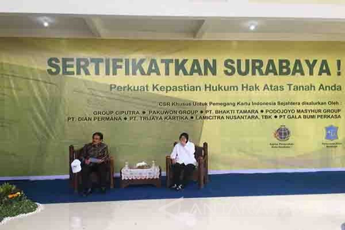 Ribuan Warga Surabaya Miliki Sertifikat Tanah Gratis