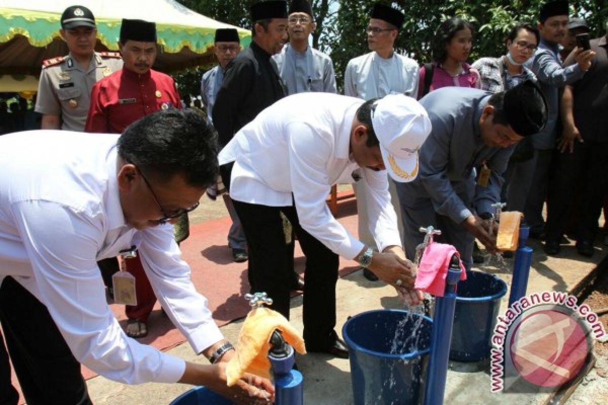 Sistem Penyediaan Air Minum Pulau Sarang Diresmikan