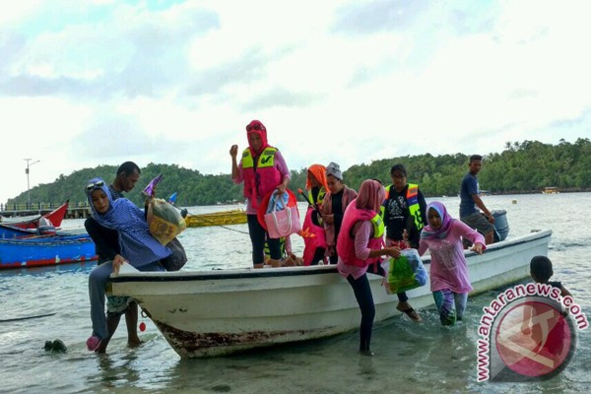 Wisatawan takjub lihat pesona bawah laut Sabang