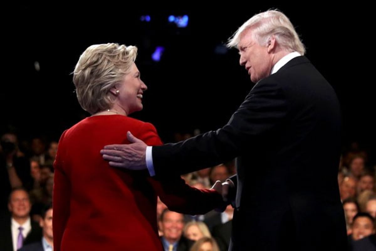 Clinton, Trump adu gagasan dan pengalaman dalam debat pertama