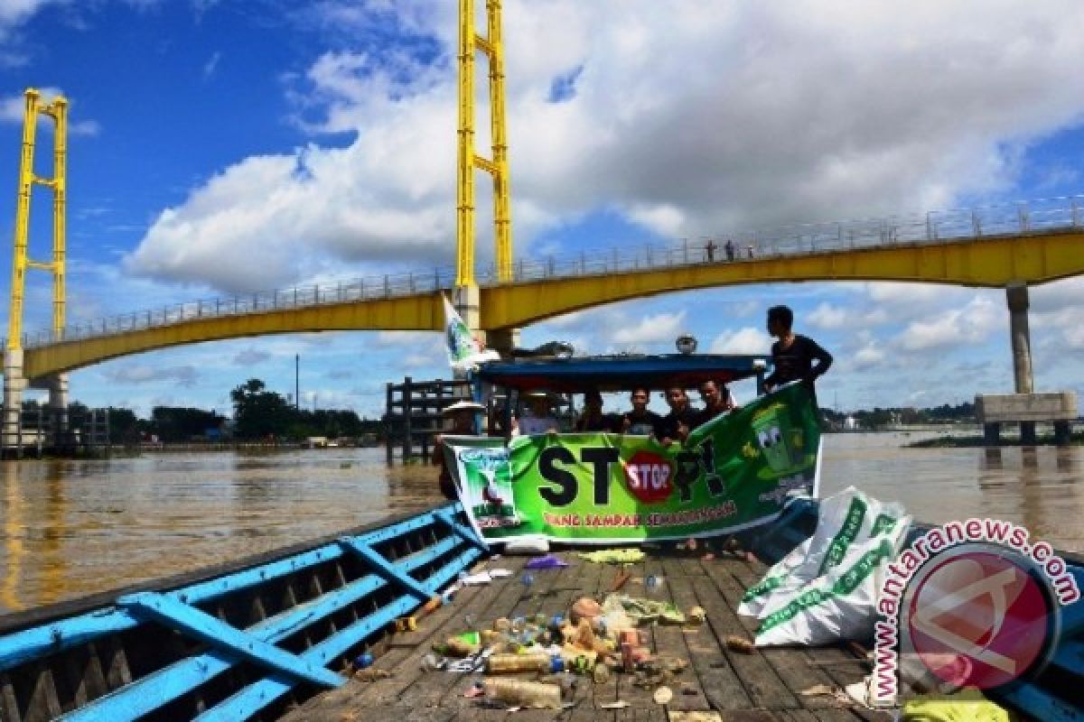 KAMMI Kutai Kartanegara Gelar Aksi Bersih Sungai