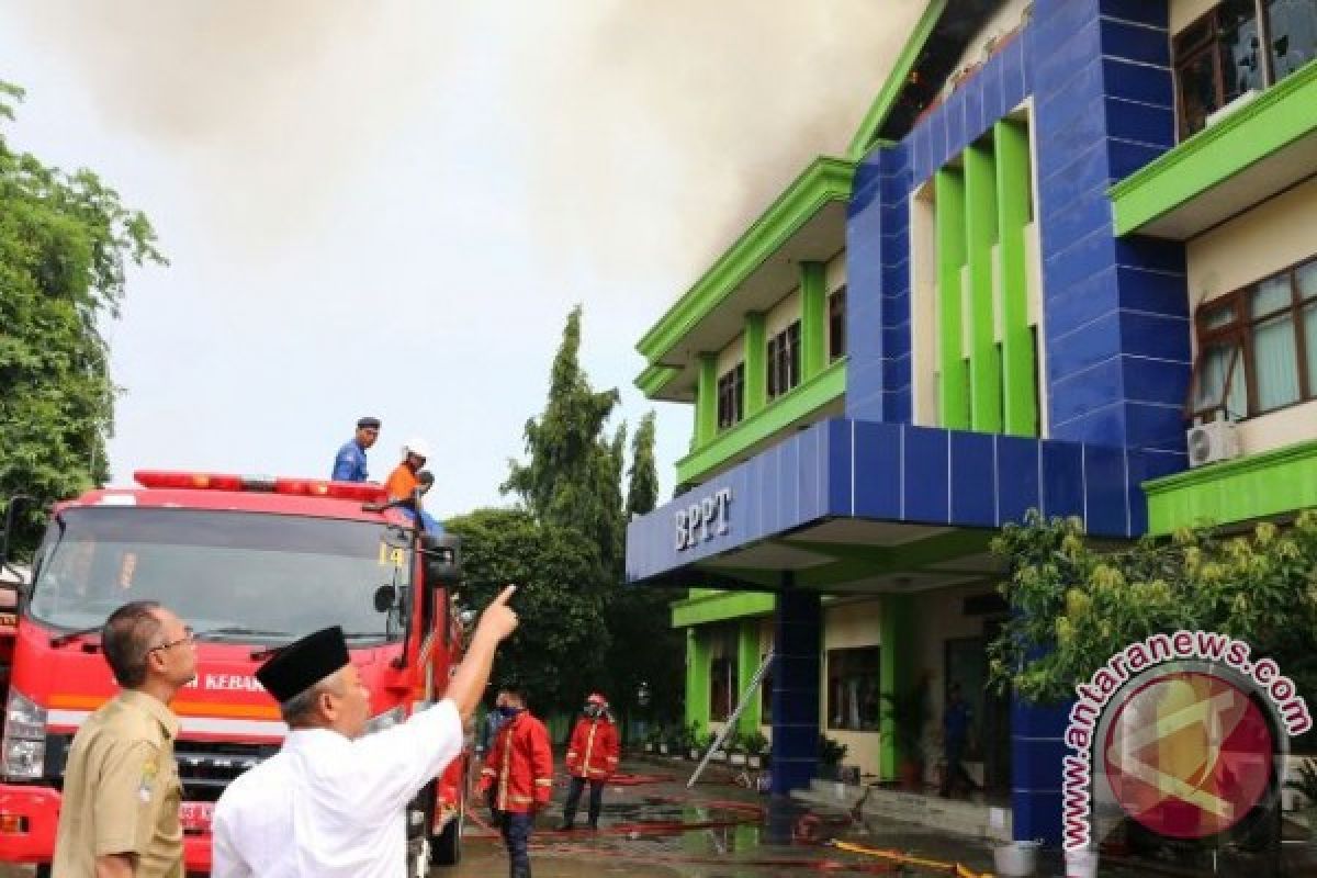 Polisi Bawa Tiga Sampel Kebakaran BPPT Bekasi