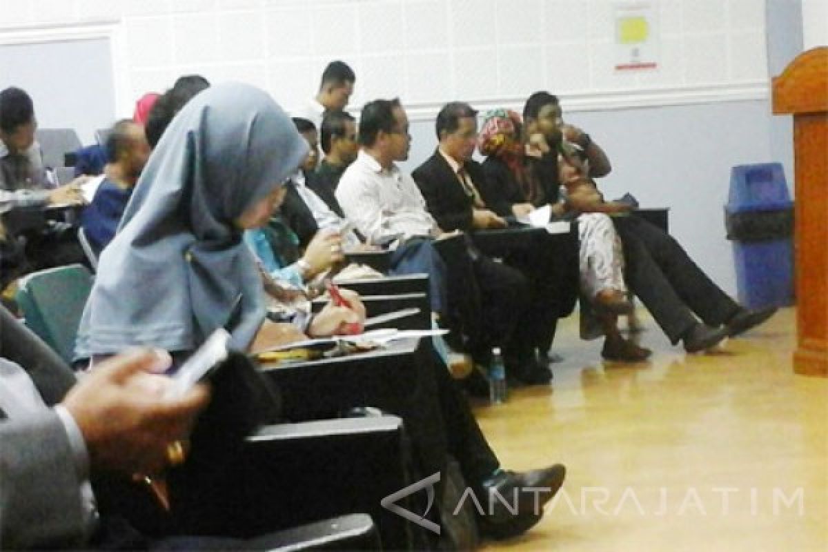 Mahasiswa Magister Unair-UUM Gelar Seminar Bersama di Malaysia