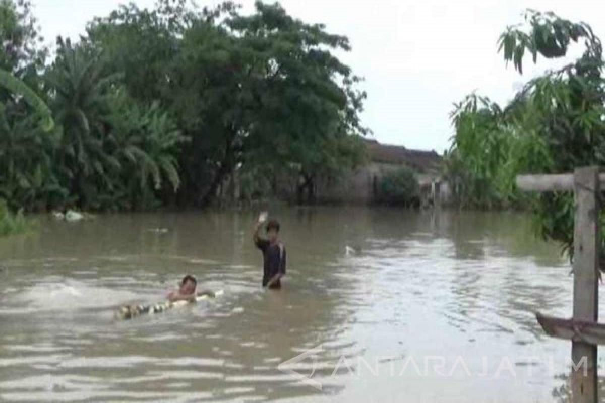 Wali Kota Madiun Tinjau Lokasi Banjir