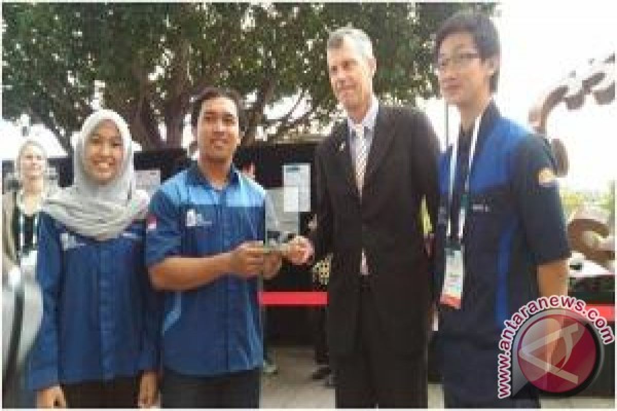 Indonesian Team Wins Chemical Car Competition In Australia