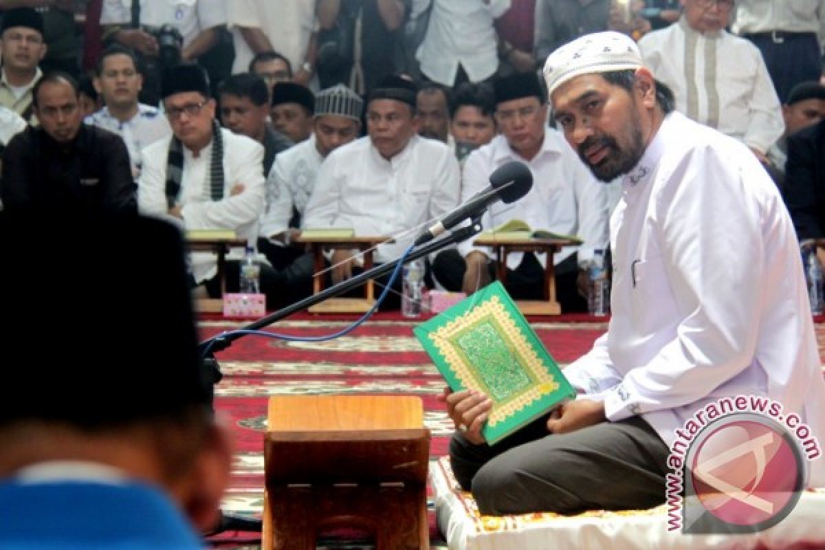  Mau jadi gubernur di Aceh, wajib bisa baca Al Quran