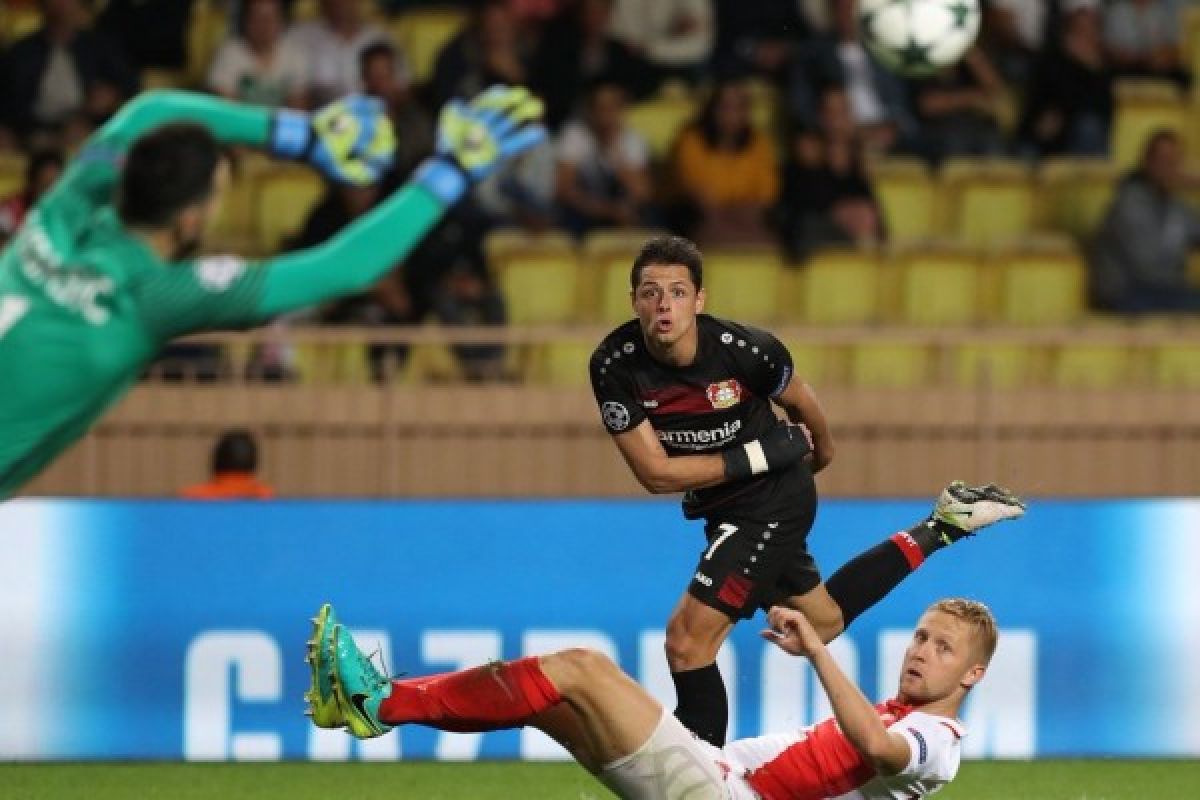 Chicharito cetak gol ke-100 saat Leverkusen ditahan Monaco 1-1