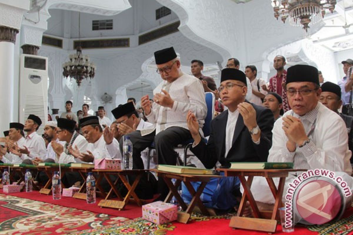 Calon peserta Pilkada Banda Aceh jalani tes baca Alquran