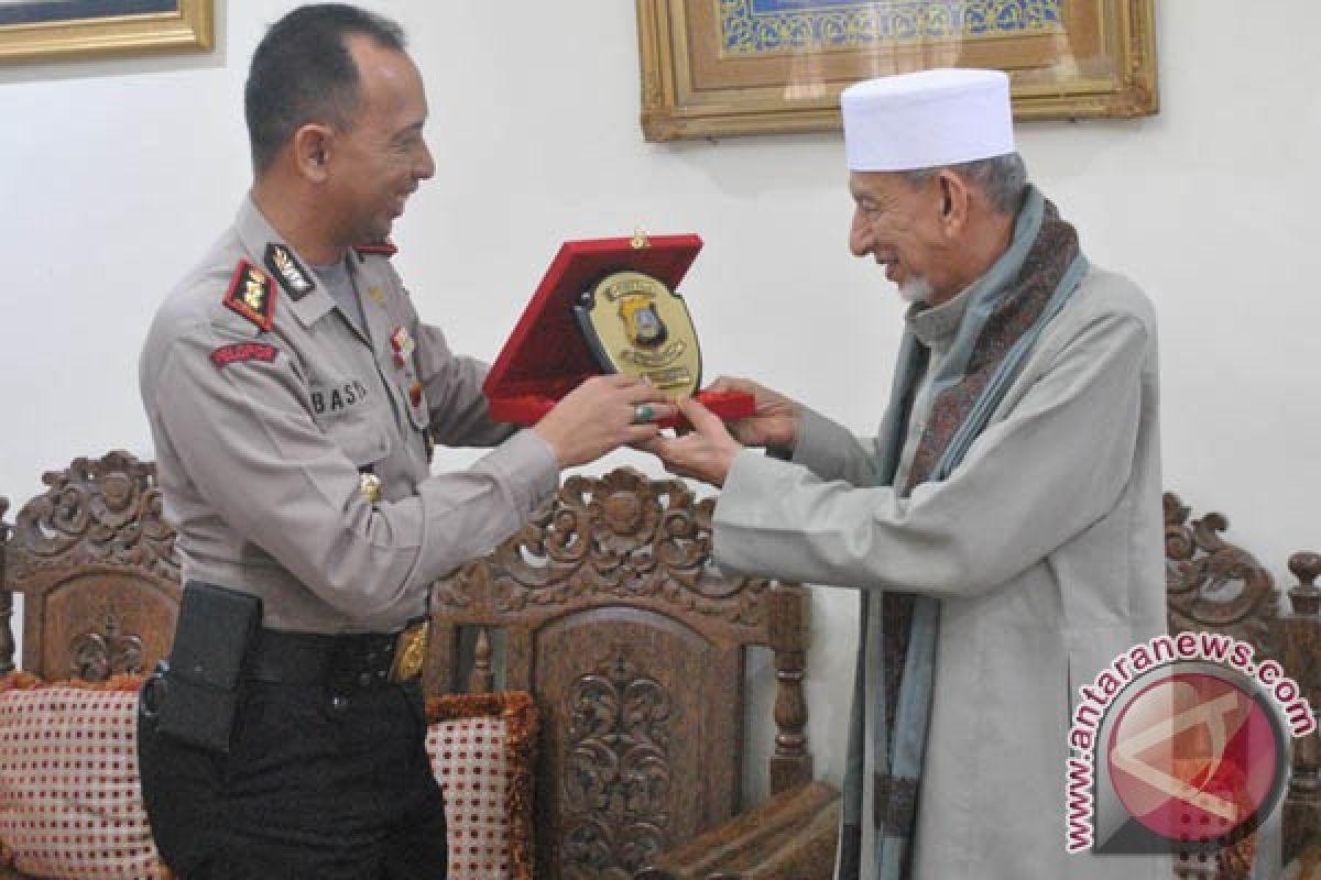 Kapolres Palu Pamit ke Ketua Utama Alkhairaat