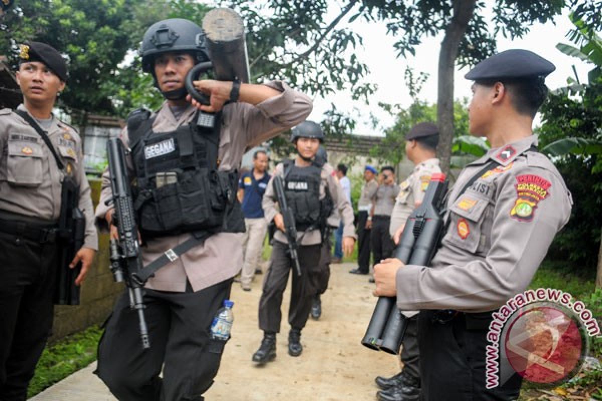 Densus tangkap pasangan terduga teroris di Bekasi