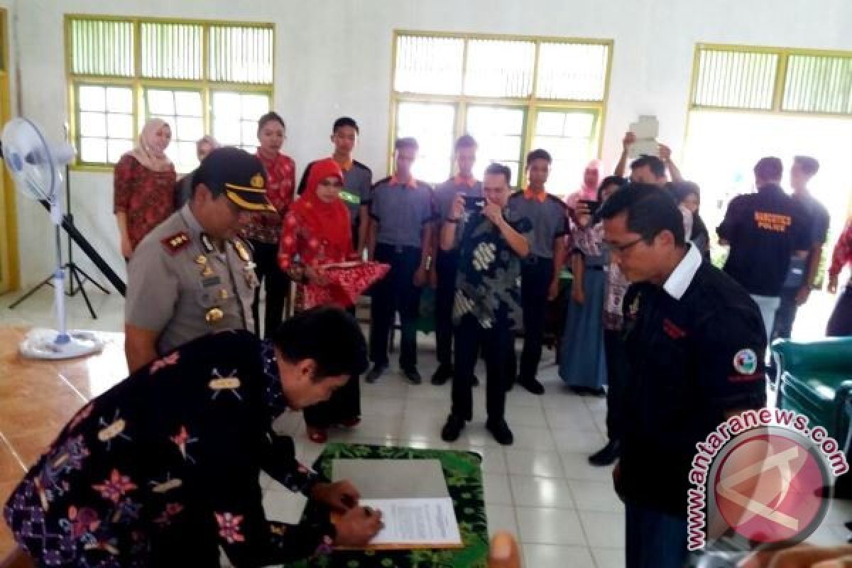 Cegah Narkoba, BNNK Dan SMKN Muara Teweh Teken MoU